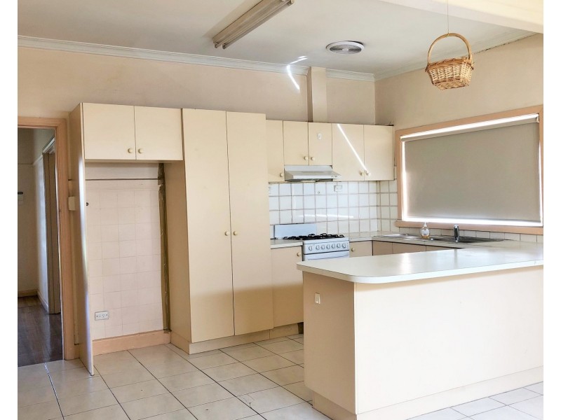 5 Royal Avenue, Springvale VIC 3171
