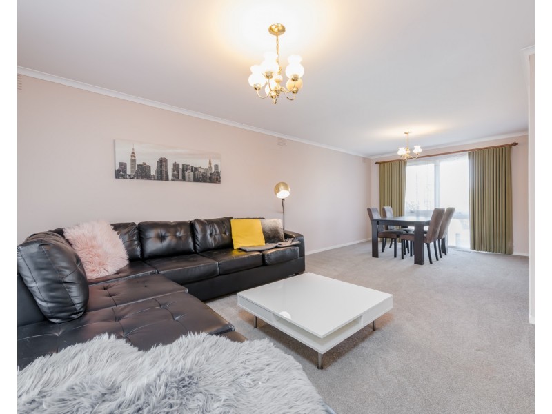 72 Holmbury Boulevard, Mulgrave VIC 3170