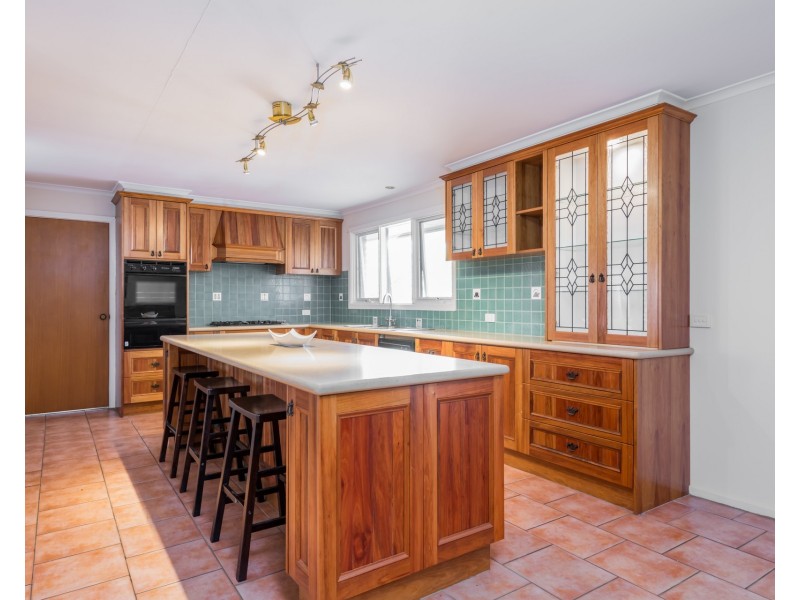 72 Holmbury Boulevard, Mulgrave VIC 3170