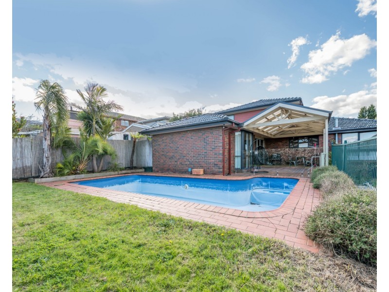 72 Holmbury Boulevard, Mulgrave VIC 3170