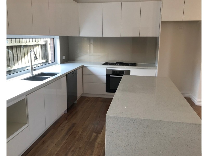 2/7 Wallace Avenue, Oakleigh South VIC 3167