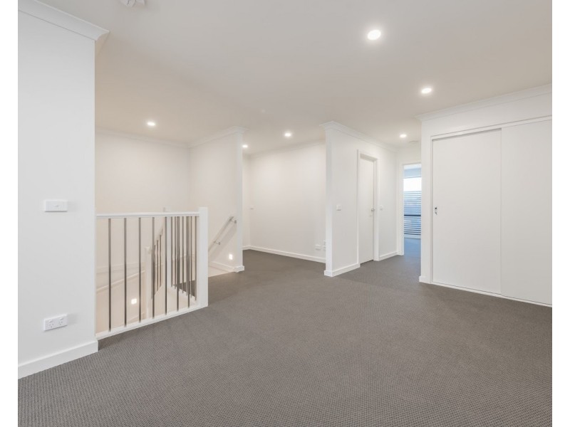 1/60 Oakes Avenue, Clayton South VIC 3169