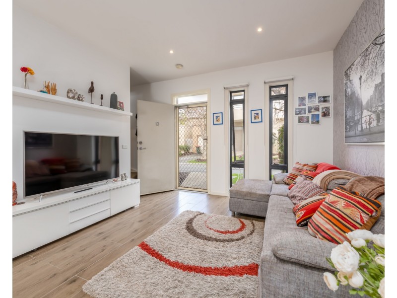 10 Shady Mews, Clayton VIC 3168
