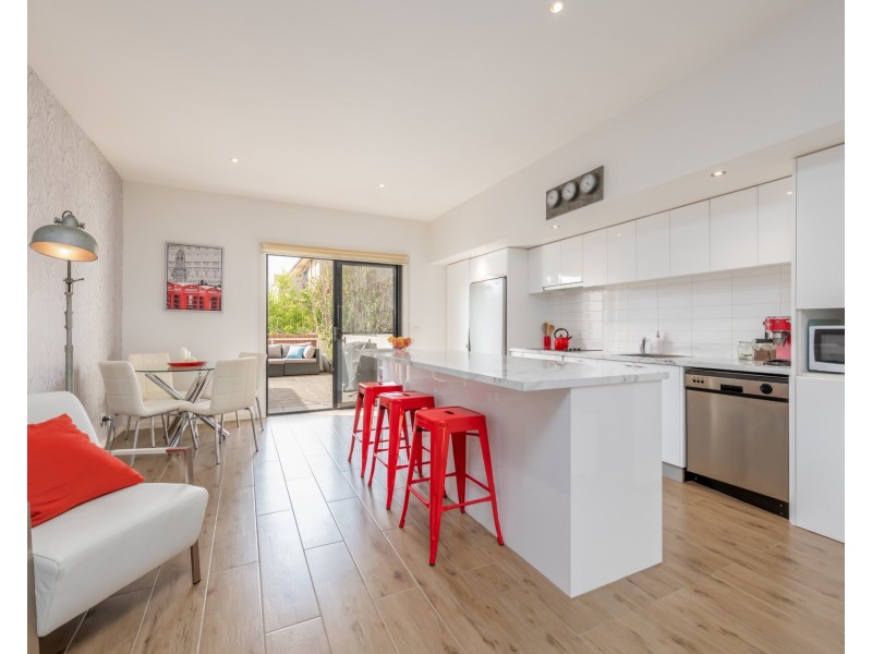 10 Shady Mews, Clayton VIC 3168