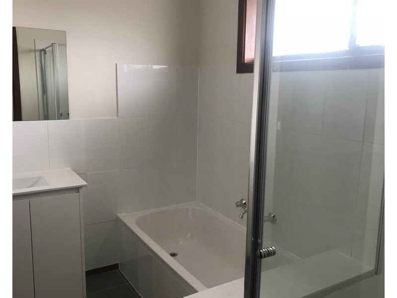 1/2 Wright Street, Clayton VIC 3168