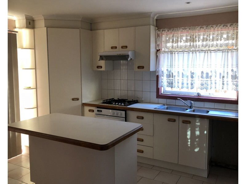 2 Glencannon Close, Clayton South VIC 3169