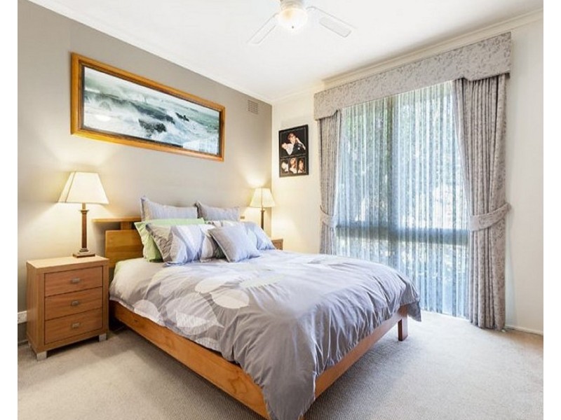 23 Kalymna Grove, Chadstone VIC 3148