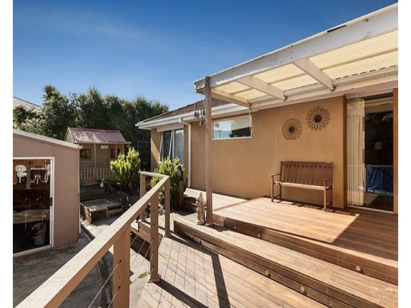 23 Kalymna Grove, Chadstone VIC 3148