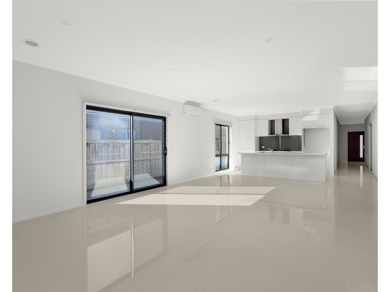 11 Anfield Road, Clyde North VIC 3978