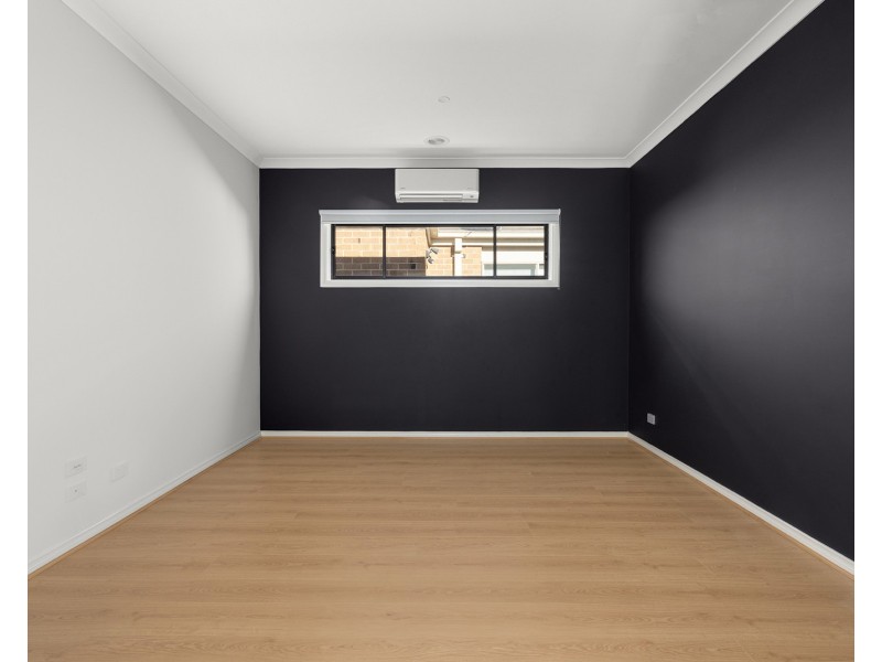 11 Anfield Road, Clyde North VIC 3978