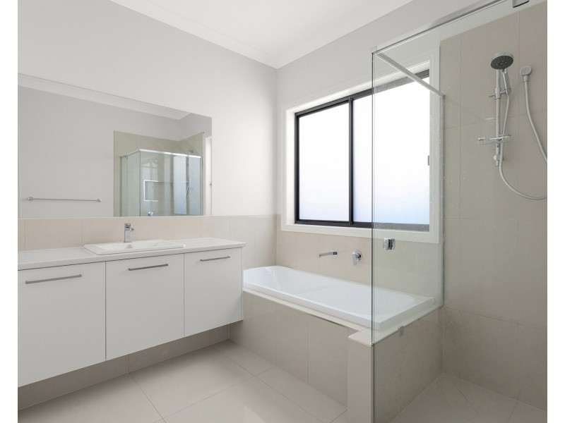 11 Anfield Road, Clyde North VIC 3978