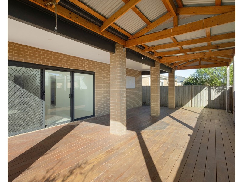 11 Anfield Road, Clyde North VIC 3978