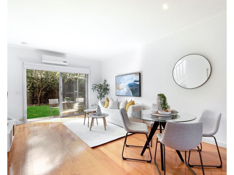 16D Banksia Street, Clayton VIC 3168