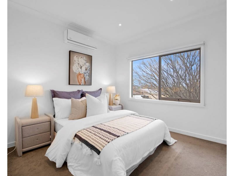 16D Banksia Street, Clayton VIC 3168