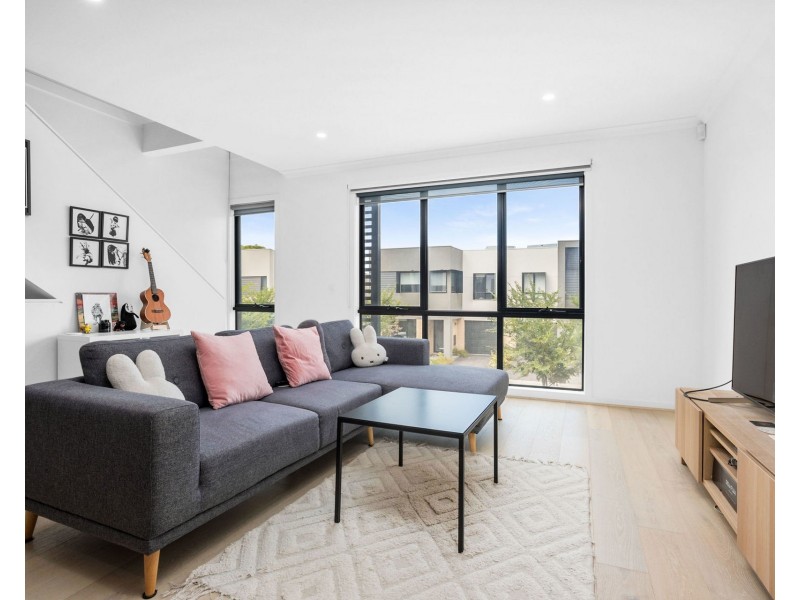 20 Jackson Green Boulevard, Clayton South VIC 3169