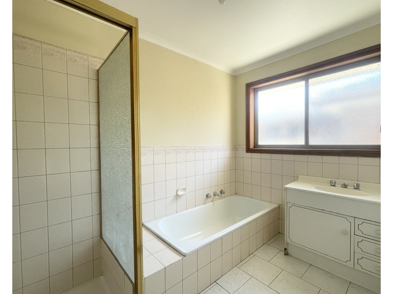 2/2 Whitburn Street, Clayton VIC 3168