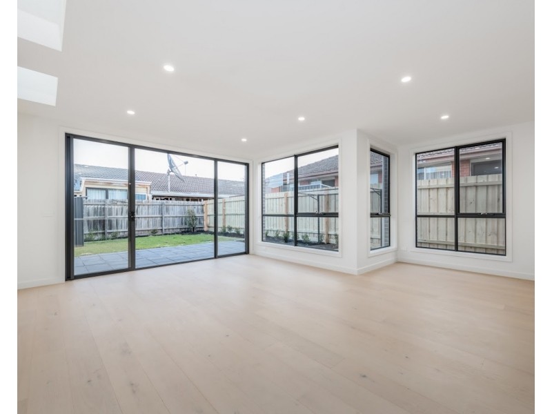 1/60 Oakes Avenue, Clayton South VIC 3169