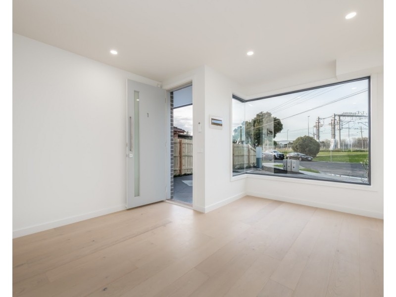 1/60 Oakes Avenue, Clayton South VIC 3169