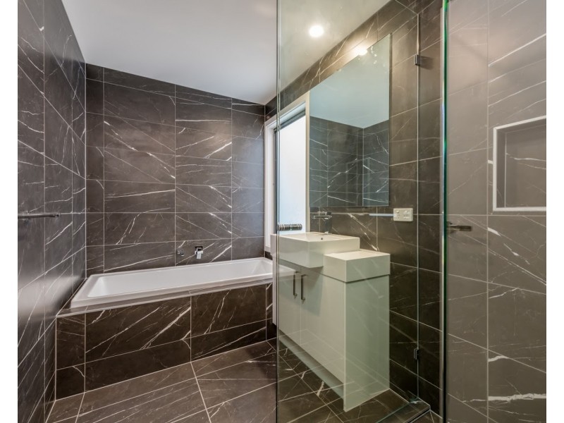 1/60 Oakes Avenue, Clayton South VIC 3169