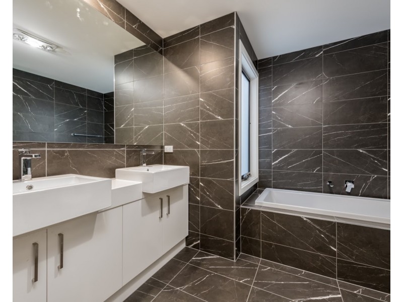 1/60 Oakes Avenue, Clayton South VIC 3169