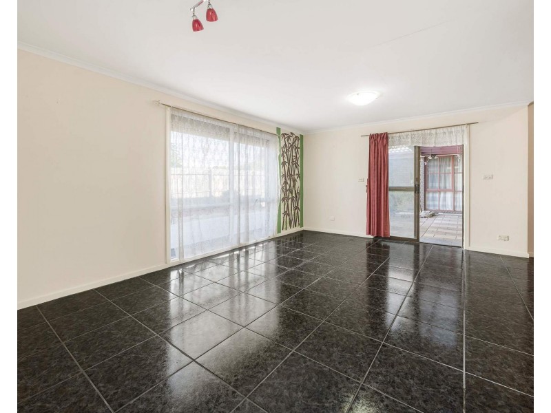 8 Hopkins Court, Clayton South VIC 3169