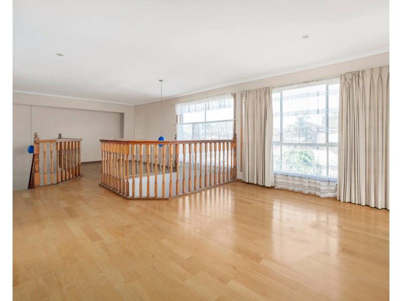 8 Hopkins Court, Clayton South VIC 3169