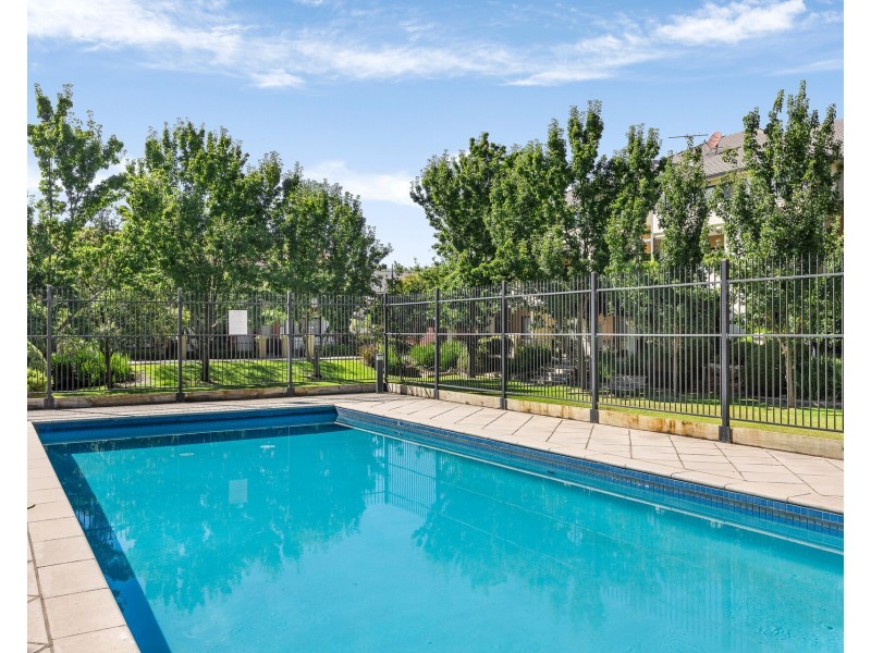 17/2 Greenfield Drive, Clayton VIC 3168