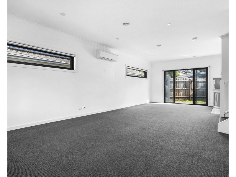 2/21 Burns Avenue, Clayton South VIC 3169