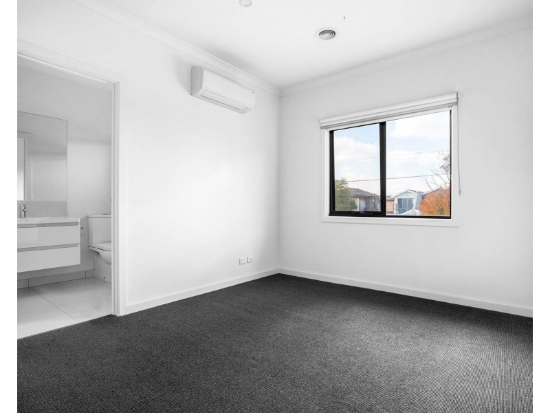 2/21 Burns Avenue, Clayton South VIC 3169