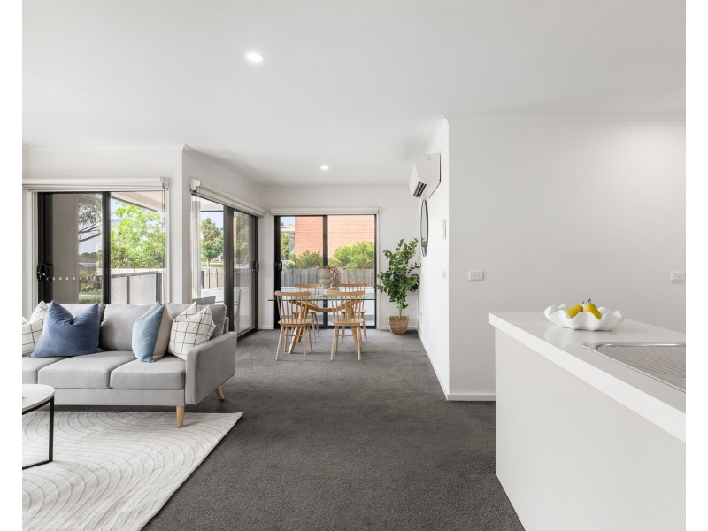 4/24 Burton Avenue, Clayton VIC 3168