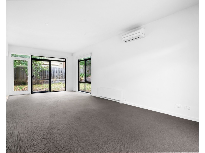 4 Shady Mews, Clayton VIC 3168