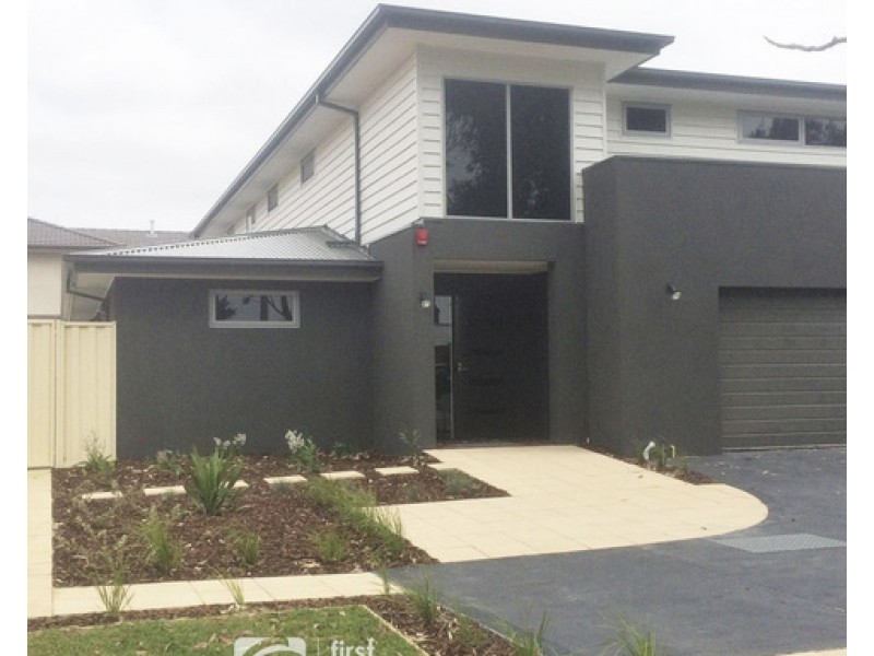 9 Gardiner Road, Clayton VIC 3168