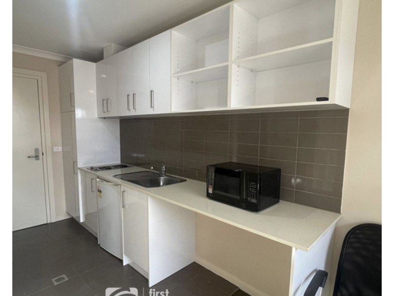 9 Gardiner Road, Clayton VIC 3168