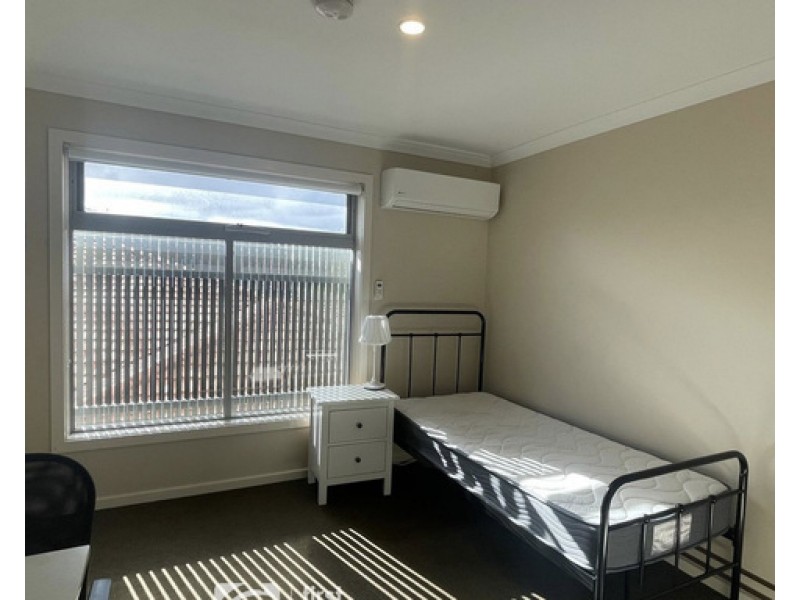9 Gardiner Road, Clayton VIC 3168