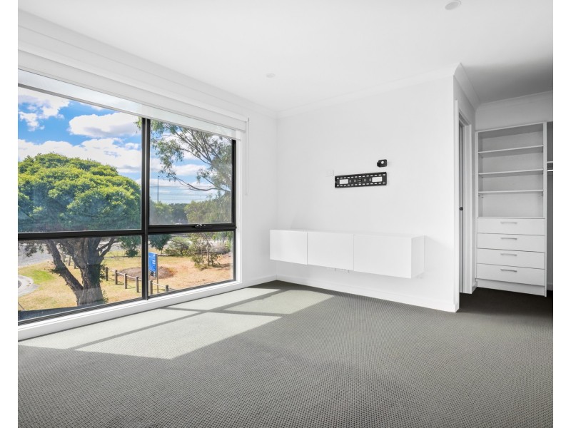 3/60 Oakes Avenue, Clayton South VIC 3169