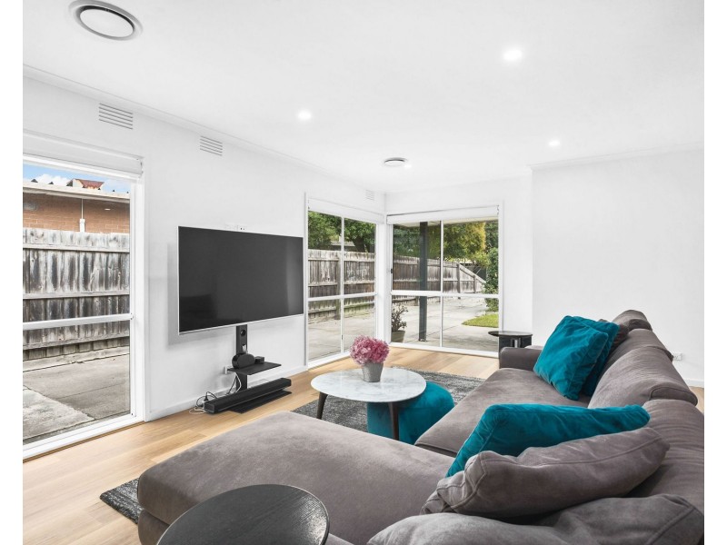 43 Ester Crescent, Clayton South VIC 3169