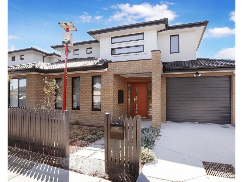 10 Dobson Avenue, Oakleigh East VIC 3166