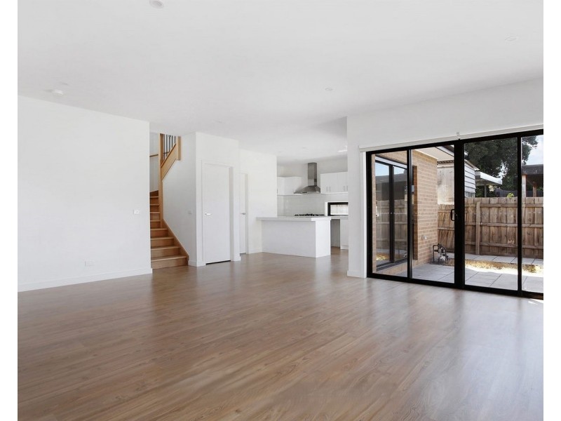 10 Dobson Avenue, Oakleigh East VIC 3166