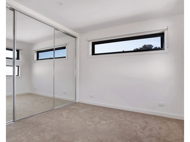 10 Dobson Avenue, Oakleigh East VIC 3166