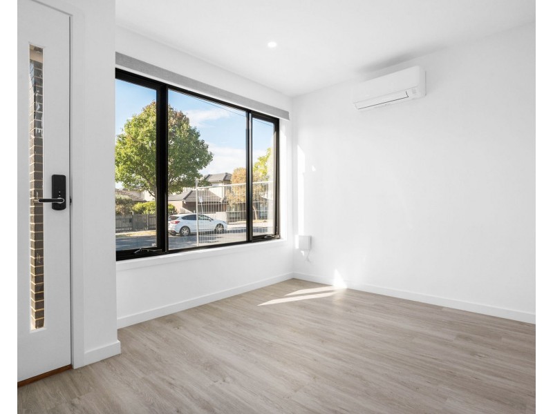 49 Prince Charles Street, Clayton VIC 3168