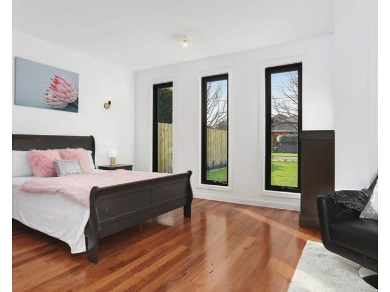 17B Akuna Avenue, Notting Hill VIC 3168