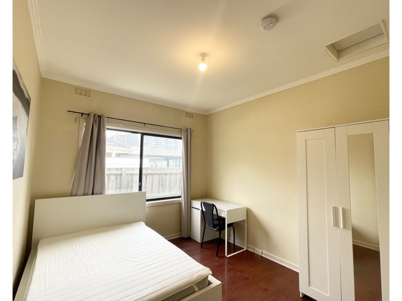 1/13 Cambro Road, Clayton VIC 3168