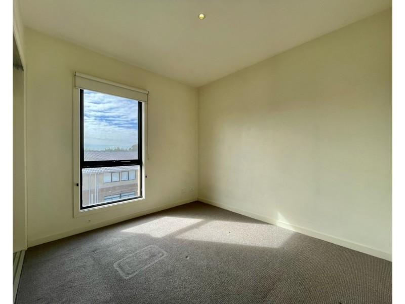 35/2 Greenfield Drive, Clayton VIC 3168