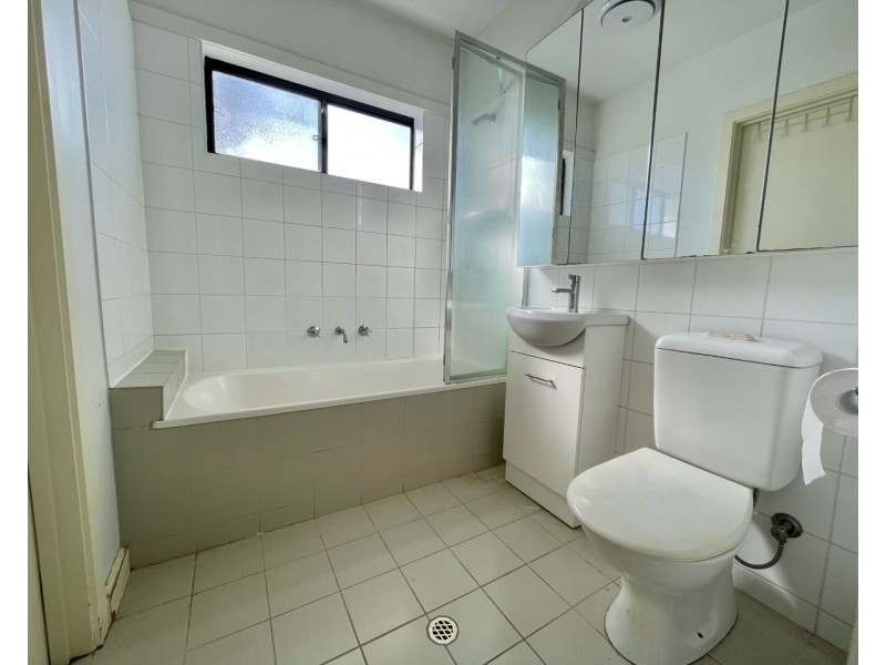 35/2 Greenfield Drive, Clayton VIC 3168