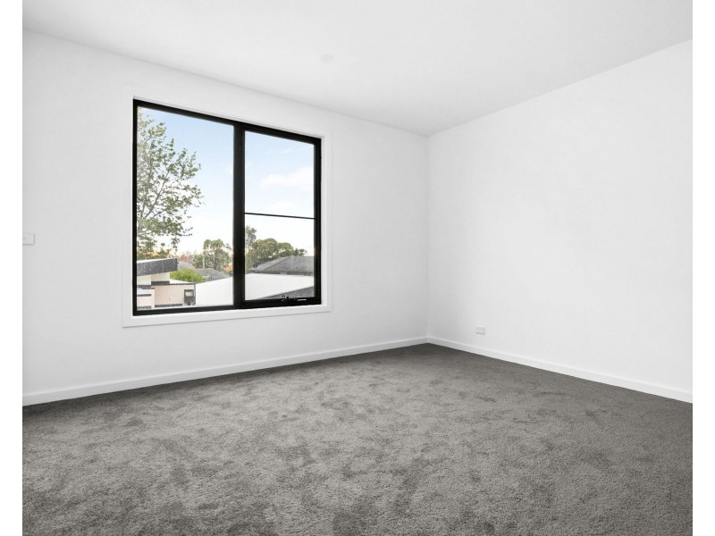 1 & 2/19 Inverness Street, Clarinda VIC 3169