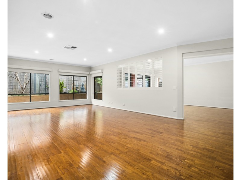 10 Cashmere Crescent, Berwick VIC 3806