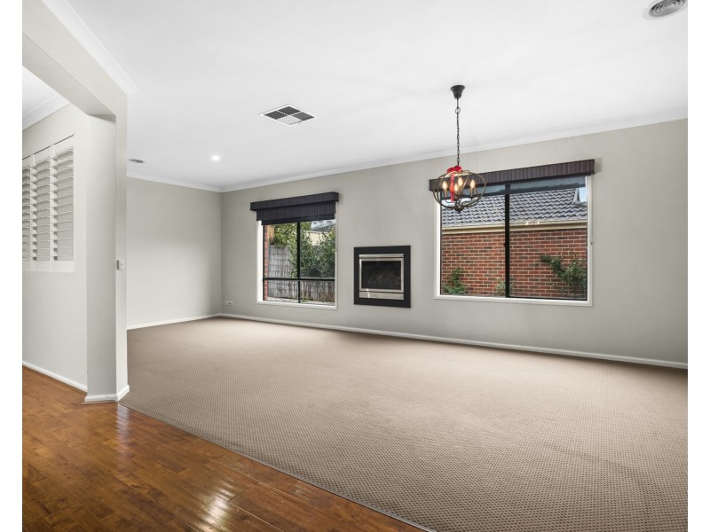 10 Cashmere Crescent, Berwick VIC 3806