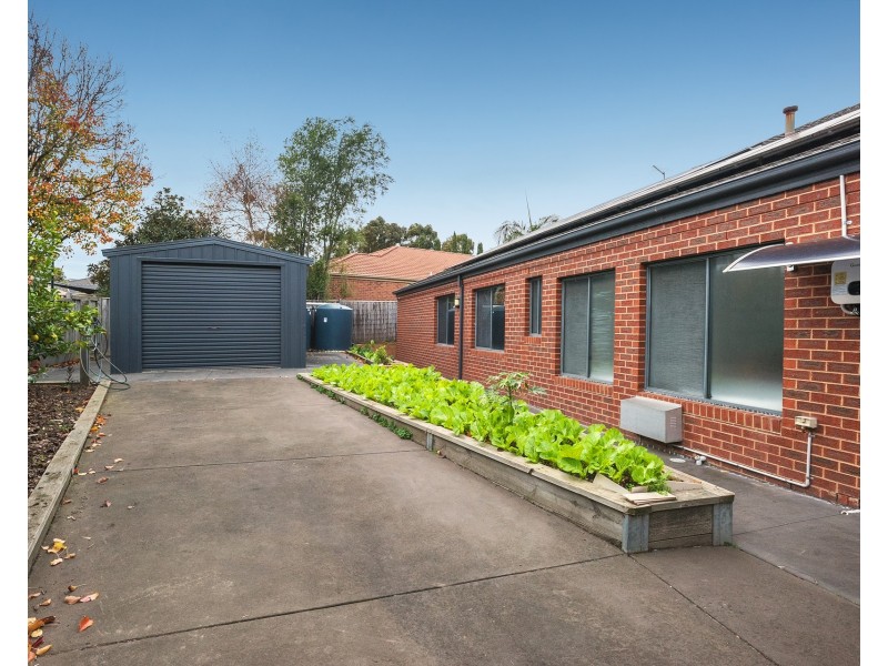 10 Cashmere Crescent, Berwick VIC 3806