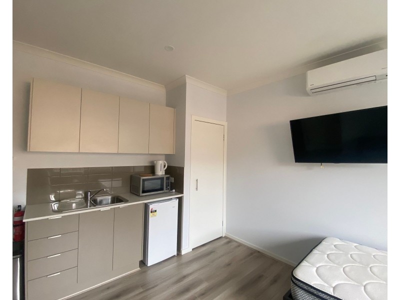 2 Jeanette Street, Clayton South VIC 3169