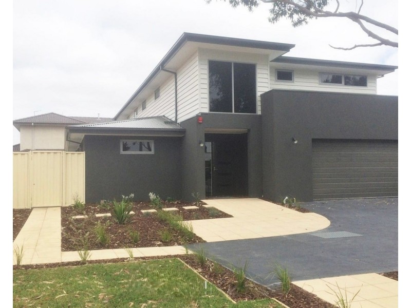 9 Gardiner Road, Clayton VIC 3168